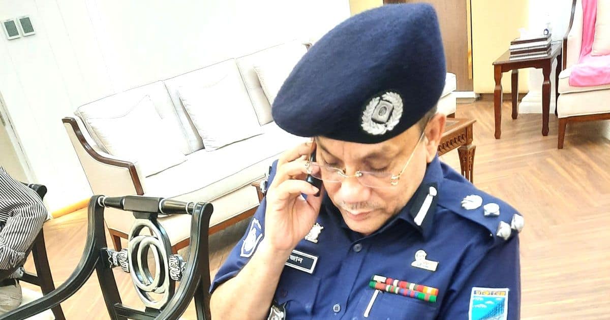 আদতে এসপি, পরেন ডিআইজির র‍্যাংক ব্যাজ