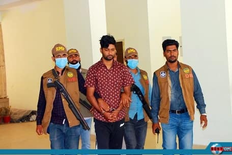 ভারত থেকে দেশে ফেরার পথে গ্রেফতার প্রশ্নফাঁস চক্রের হোতা নয়ন