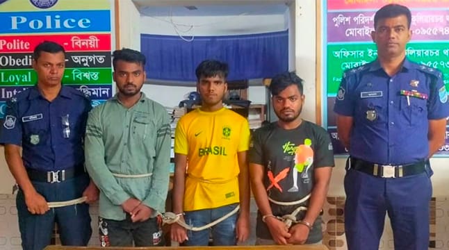 বোনকে বাজে মন্তব্য করায় বন্ধুকে জবাই করে হত্যা