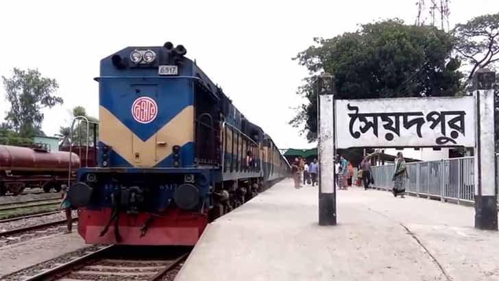 রেলস্টেশনের কক্ষে আটকে রেখে নারীকে নির্যাতন বুকিং সহকারীদের