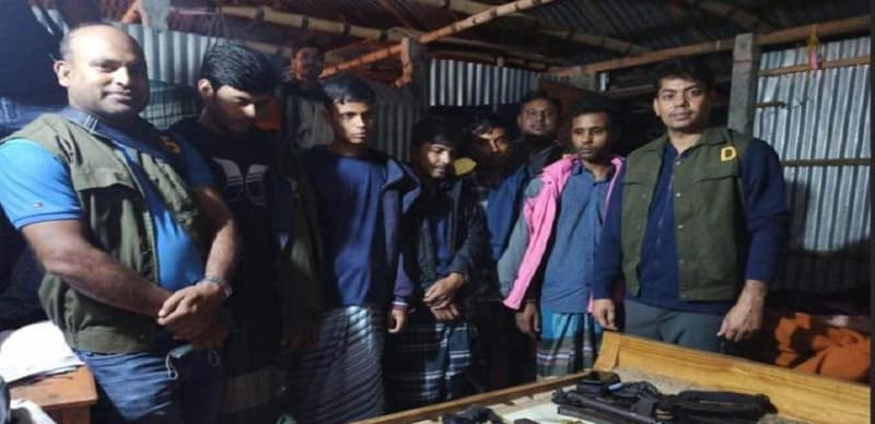 পাবনায় চরমপন্থি সংগঠনের ৫ সদস্য গ্রেফতার