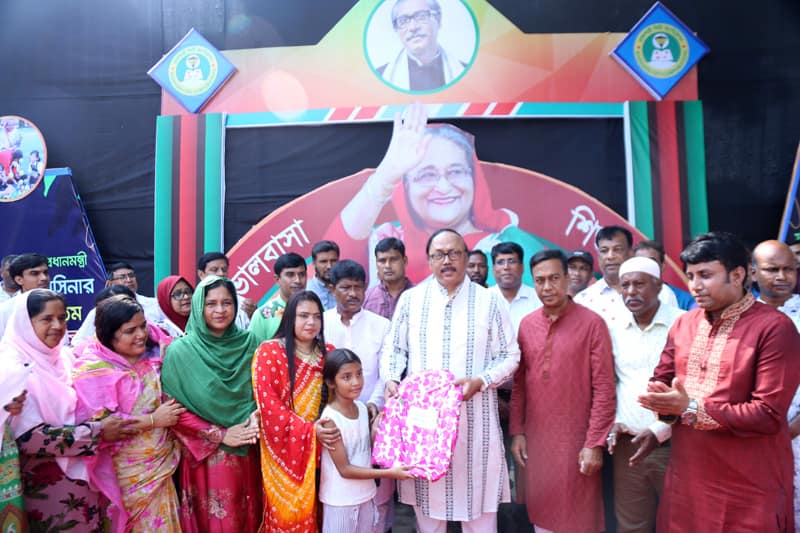 প্রধানমন্ত্রীর জন্মদিনে রাসিকে চিত্রাঙ্কন প্রতিযোগিতার পুরস্কার বিতরণ